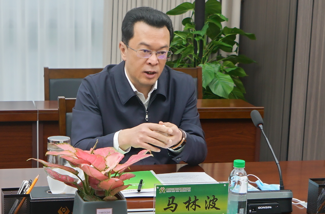 马林波采取四不两直方式赴花溪农商银行检查安全生产工作